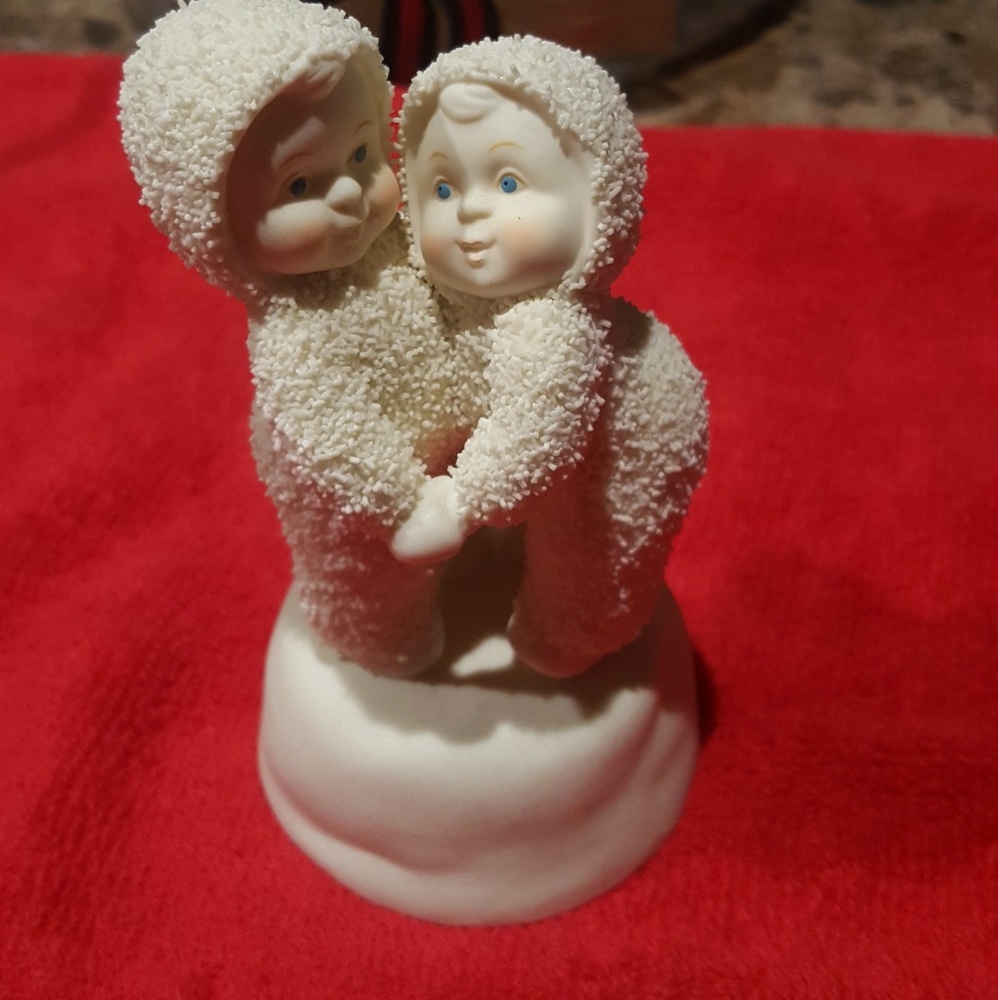 Lean on me  figurine